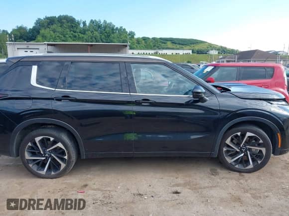 2023 Mitsubishi Outlander SEL z VIN JA4J4VA87PZ019896, wystawiony jako IAAI lot #42646987 z przebiegiem 22 494 mil mil oraz . Historia ofert i sprzedaży dostępna na DreamBid. Obrazek 14.