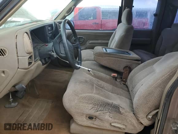 1997 Chevrolet Silverado 1500 with VIN 2GCEC19R2V1260366, listed as a Copart auction lot 85531335 with 294,145 mi miles and Clean title. Bid and sale history available at DreamBid. Image 7.
