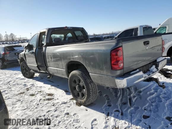 2007 Dodge 2500 SLT z VIN 3D7KS28A97G832637, wystawiony jako Copart lot #46029125 z przebiegiem 222 824 mil mil oraz Szkoda całkowita • Salvage title. Historia ofert i sprzedaży dostępna na DreamBid. Obrazek 2.