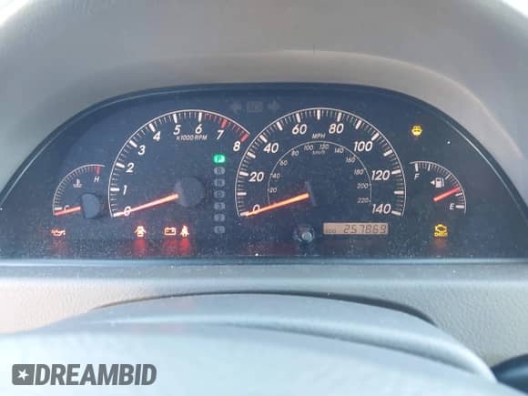 2005 Toyota Camry LE с VIN 4T1BE30K35U025953, выставлен на аукционе IAAI как лот 43386776 с пробегом 257 869 миль миль и . История ставок и продаж доступна на DreamBid. Изображение 7.