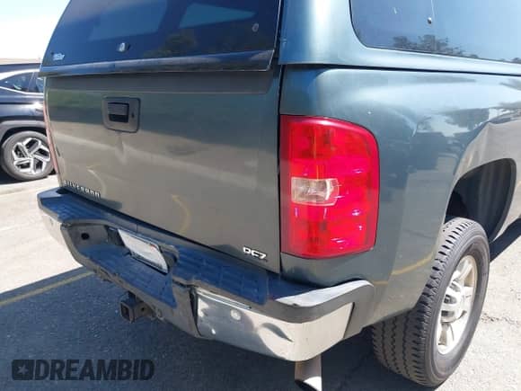 2007 Chevrolet Silverado 2500HD 1LT с VIN 1GCHK23K97F518587, выставлен на аукционе IAAI как лот 43153084 с пробегом 228 013 миль миль и . История ставок и продаж доступна на DreamBid. Изображение 17.