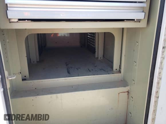 2012 Chevrolet Silverado 3500HD Work Truck z VIN 1GB3CZCG6CF184724, wystawiony jako Copart lot #52562015 z przebiegiem 182 833 mil mil oraz Czysty tytuł • Clean title. Historia ofert i sprzedaży dostępna na DreamBid. Obrazek 10.