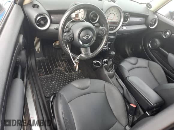 2011 MINI Hardtop S with VIN WMWSV3C54BTY13746, listed as a Copart auction lot 60811275 with 93,346 mi miles and Clean title. Bid and sale history available at DreamBid. Image 8.