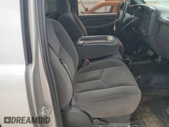 2006 Chevrolet Silverado 1500 Work Truck с VIN 3GCEK14V06G190270, выставлен на аукционе Copart как лот 69216335 с пробегом 110 347 миль миль и Списание • Salvage title. История ставок и продаж доступна на DreamBid. Изображение 10.