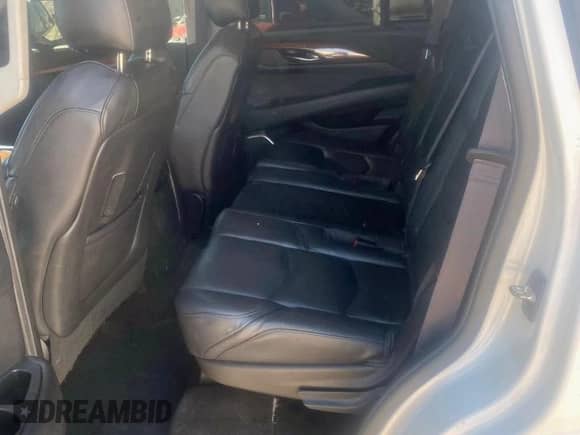 2017 Cadillac Escalade Luxury z VIN 1GYS3BKJ8HR160467, wystawiony jako Copart lot #66884365 z przebiegiem 133 110 mil mil oraz Szkoda całkowita • Salvage title. Historia ofert i sprzedaży dostępna na DreamBid. Obrazek 6.