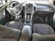 2015 Chevrolet Volt z VIN 1G1RC6E47FU131403, wystawiony jako Copart lot #65812183 z przebiegiem 117 218 mil mil oraz . Historia ofert i sprzedaży dostępna na DreamBid. Obrazek 8.