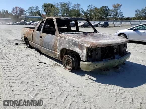 1998 Chevrolet Silverado 2500 с VIN 1GCGK29R8WE237188, выставлен на аукционе Copart как лот 76926274 с пробегом Не указан миль и Списание • Salvage title. История ставок и продаж доступна на DreamBid. Изображение 11.