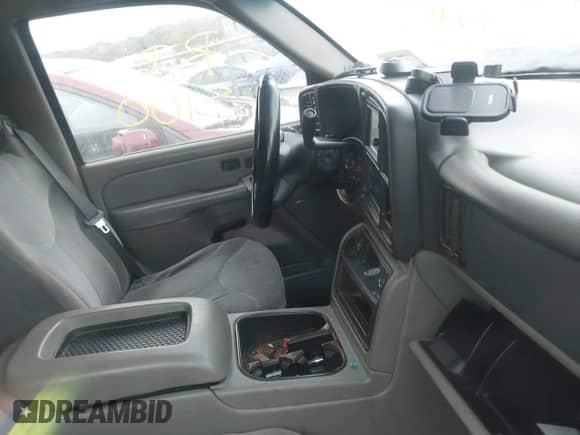 2006 Chevrolet Suburban Z71 с VIN 1GNFK16Z76J100848, выставлен на аукционе IAAI как лот 42715014 с пробегом Не указан миль и . История ставок и продаж доступна на DreamBid. Изображение 5.
