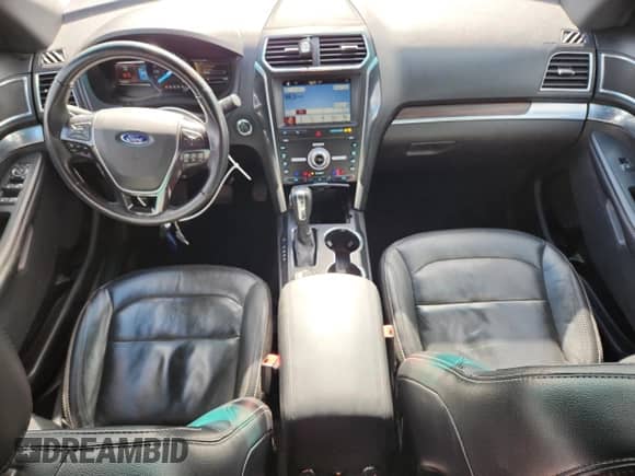 2019 Ford Explorer Limited z VIN 1FM5K8F84KGB48797, wystawiony jako Copart lot #87472385 z przebiegiem 115 003 mil mil oraz Szkoda całkowita • Salvage title. Historia ofert i sprzedaży dostępna na DreamBid. Obrazek 8.