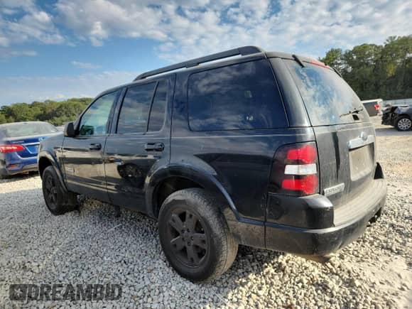 2007 Ford Explorer XLT with VIN 1FMEU73E67UB72817, listed as a Copart auction lot 85917695 with 172,754 mi miles and Salvage title. Bid and sale history available at DreamBid. Image 2.