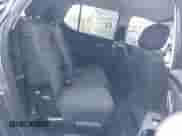 2019 Chevrolet Traverse LS z VIN 1GNERFKW6KJ215239, wystawiony jako IAAI lot #43262435 z przebiegiem 91 631 mil mil oraz . Historia ofert i sprzedaży dostępna na DreamBid. Obrazek 8.