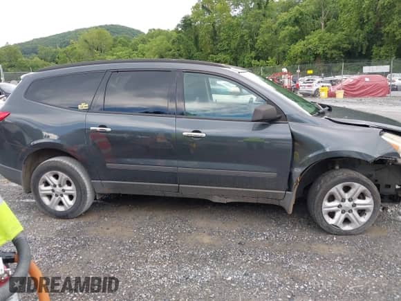 2010 Chevrolet Traverse LS с VIN 1GNLREEDXAJ256631, выставлен на аукционе IAAI как лот 42642823 с пробегом Не указан миль и . История ставок и продаж доступна на DreamBid. Изображение 13.