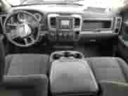 2022 Ram 1500 Tradesman z VIN 3C6RR7KG7NG211349, wystawiony jako Copart lot #55537185 z przebiegiem 73 000 mil mil oraz Szkoda całkowita • Salvage title. Historia ofert i sprzedaży dostępna na DreamBid. Obrazek 8.