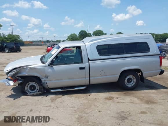 1995 Chevrolet Silverado 1500 z VIN 1GCEC14Z2SZ122630, wystawiony jako IAAI lot #42616231 z przebiegiem Nie podano mil oraz . Historia ofert i sprzedaży dostępna na DreamBid. Obrazek 15.
