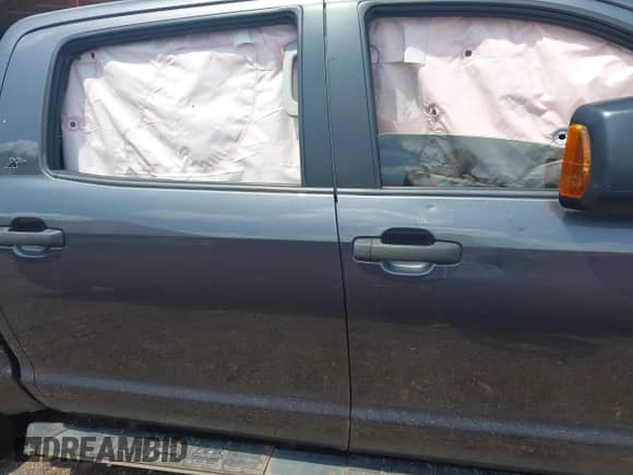 2017 Toyota Tundra SR5 z VIN 5TFEW5F1XHX224073, wystawiony jako IAAI lot #42301020 z przebiegiem 141 699 mil mil oraz . Historia ofert i sprzedaży dostępna na DreamBid. Obrazek 14.