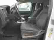2018 Chevrolet Colorado 4WD LT z VIN 1GCHTCEN7J1165121, wystawiony jako Copart lot #44421455 z przebiegiem 54 840 mil mil oraz Szkoda całkowita • Salvage title. Historia ofert i sprzedaży dostępna na DreamBid. Obrazek 7.