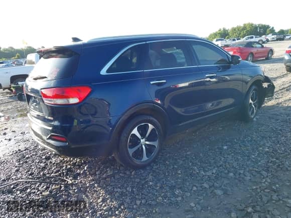 2016 Kia Sorento EX with VIN 5XYPH4A13GG122295, listed as a IAAI auction lot 42480803 with 96,807 mi miles and . Bid and sale history available at DreamBid. Image 4.