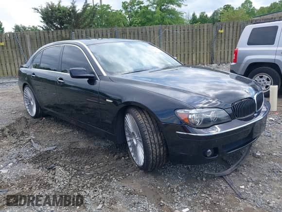 2008 BMW 7 Series 750Li z VIN WBAHN83528DT84746, wystawiony jako IAAI lot #42227238 z przebiegiem 162 892 mil mil oraz . Historia ofert i sprzedaży dostępna na DreamBid. Obrazek 1.