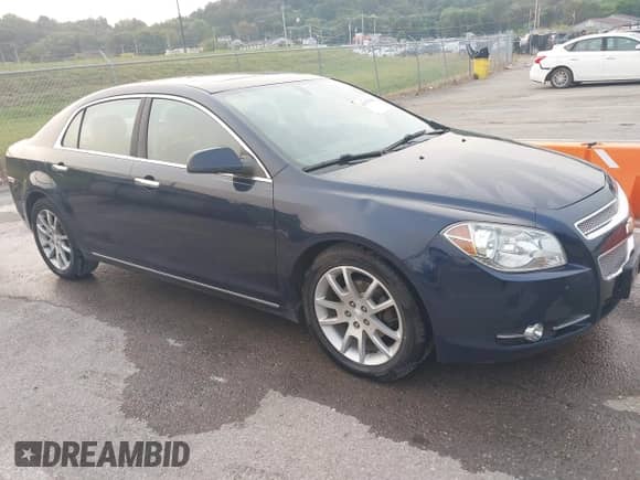 2012 Chevrolet Malibu LTZ 1LZ z VIN 1G1ZE5E08CF264561, wystawiony jako IAAI lot #43153788 z przebiegiem 160 864 mil mil oraz . Historia ofert i sprzedaży dostępna na DreamBid. Obrazek 1.