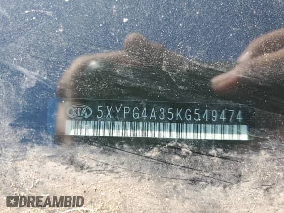 2019 Kia Sorento L z VIN 5XYPG4A35KG549474, wystawiony jako Copart lot #82426775 z przebiegiem 92 465 mil mil oraz Czysty tytuł • Clean title. Historia ofert i sprzedaży dostępna na DreamBid. Obrazek 12.