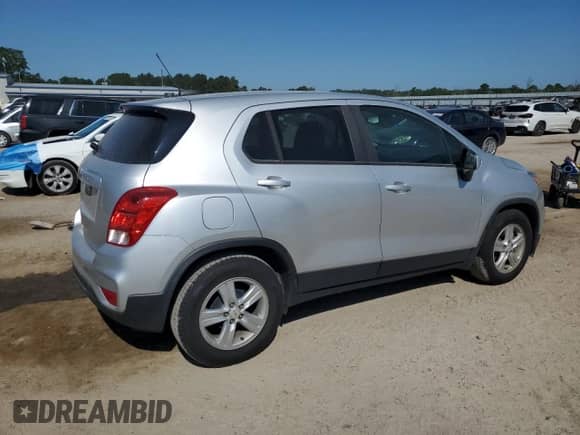 2020 Chevrolet Trax LS с VIN KL7CJKSB8LB023021, выставлен на аукционе Copart как лот 81773495 с пробегом 91 242 миль миль и Списание • Salvage title. История ставок и продаж доступна на DreamBid. Изображение 3.