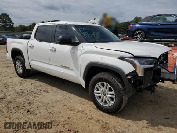 2022 Toyota Tundra SR5 with VIN 5TFLA5DB9NX044046, listed as a Copart auction lot 68077643 with 21,502 mi miles and . Bid and sale history available at DreamBid. Image 4.