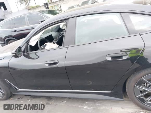 2023 BMW i4 eDrive35 с VIN WBY43AW09PFP59452, выставлен на аукционе IAAI как лот 42500104 с пробегом 19 261 миль миль и . История ставок и продаж доступна на DreamBid. Изображение 15.