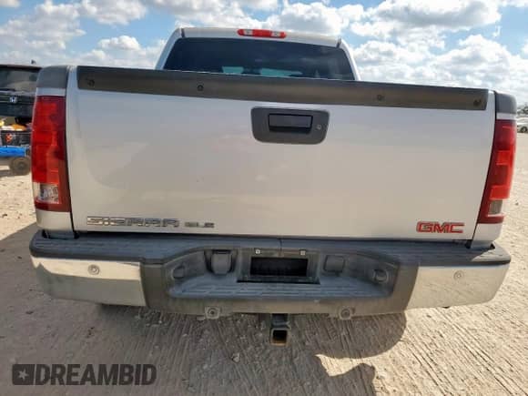 2013 GMC Sierra 1500 SLE with VIN 3GTP1VE09DG219428, listed as a Copart auction lot 84994855 with 172,684 mi miles and Salvage title. Bid and sale history available at DreamBid. Image 6.