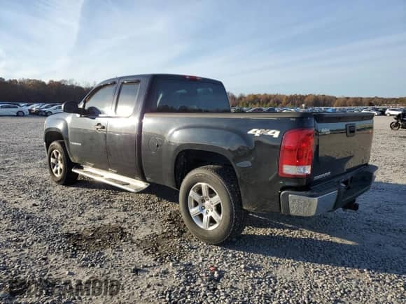 2008 GMC Sierra 1500 SLE2 z VIN 2GTEK19JX81300128, wystawiony jako Copart lot #84762434 z przebiegiem 132 853 mil mil oraz Szkoda całkowita • Salvage title. Historia ofert i sprzedaży dostępna na DreamBid. Obrazek 2.