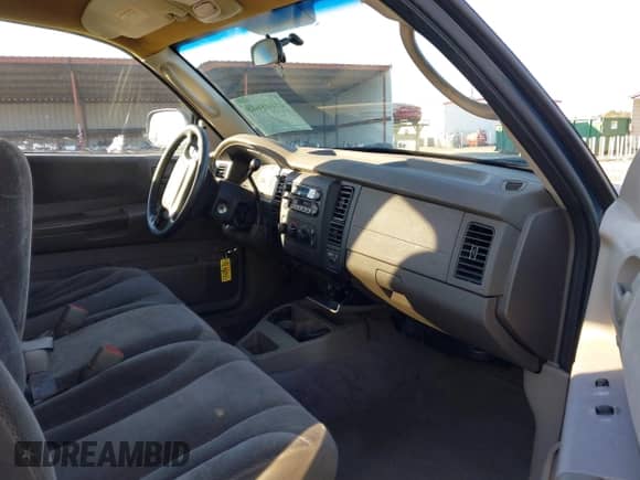 2001 Dodge Dakota with VIN 1B7GL22X11S337066, listed as a IAAI auction lot 41008648 with 270,749 mi miles and . Bid and sale history available at DreamBid. Image 5.