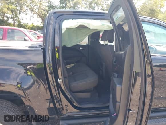 2019 Chevrolet Colorado 4WD LT z VIN 1GCGTCEN1K1106241, wystawiony jako IAAI lot #43085316 z przebiegiem 108 459 mil mil oraz . Historia ofert i sprzedaży dostępna na DreamBid. Obrazek 8.