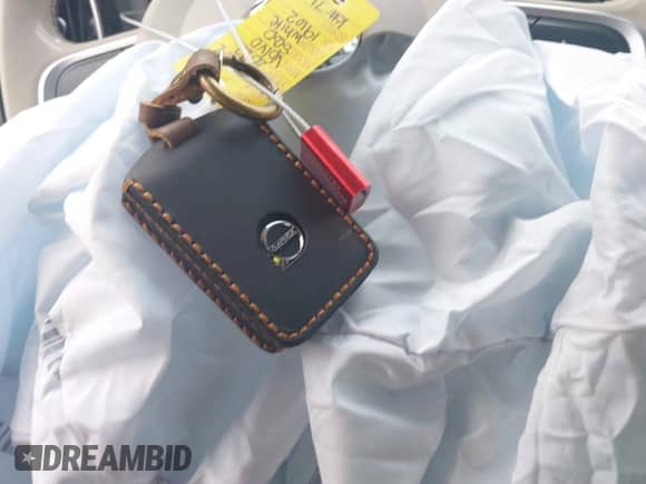 2022 Volvo S60 Momentum z VIN 7JRL12TZ5NG161962, wystawiony jako IAAI lot #42289592 z przebiegiem 62 043 mil mil oraz . Historia ofert i sprzedaży dostępna na DreamBid. Obrazek 11.