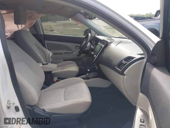 2021 Mitsubishi Outlander ES z VIN JA4ARUAU5MU021213, wystawiony jako IAAI lot #42593745 z przebiegiem 55 944 mil mil oraz . Historia ofert i sprzedaży dostępna na DreamBid. Obrazek 5.