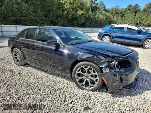 2018 Chrysler 300 Touring with VIN 2C3CCAAG7JH283424, listed as a Copart auction lot 84813395 with 169,309 mi miles and Salvage title. Bid and sale history available at DreamBid. Image 4.