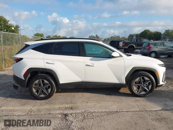 2026 Hyundai Tucson SEL with VIN 5NMJBCDE5TH615458, listed as a IAAI auction lot 43502041 with 1,347 mi miles and . Bid and sale history available at DreamBid. Image 13.