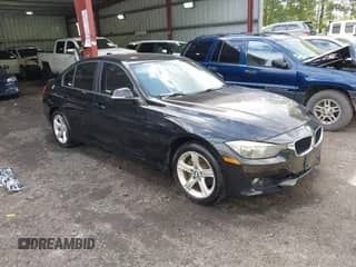 2015 BMW 3 Series 328i xDrive с VIN WBA3B5G5XFNS14315, выставлен на аукционе IAAI как лот 43293306 с пробегом 162 599 миль миль и . История ставок и продаж доступна на DreamBid. Изображение 1.