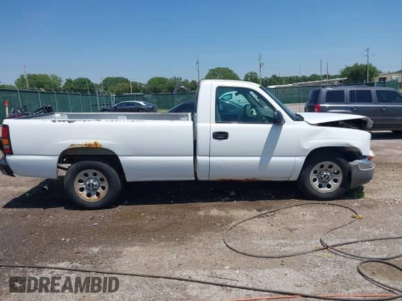 2007 GMC Sierra 1500 Work Truck z VIN 3GTEC14X07G163800, wystawiony jako IAAI lot #42448674 z przebiegiem 294 646 mil mil oraz . Historia ofert i sprzedaży dostępna na DreamBid. Obrazek 13.