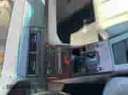 1992 Mercedes-Benz 500 z VIN WDBFA66EXNF052820, wystawiony jako Copart lot #63763305 z przebiegiem 113 571 mil mil oraz Czysty tytuł • Clean title. Historia ofert i sprzedaży dostępna na DreamBid. Obrazek 9.