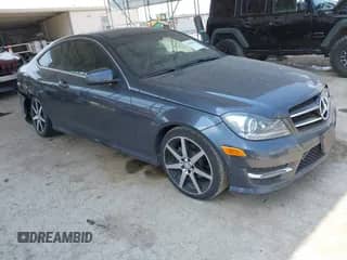 2015 Mercedes-Benz C 250 with VIN WDDGJ4HBXFG390555, listed as a IAAI auction lot 42288436 with 93,665 mi miles and . Bid and sale history available at DreamBid. Image 1.