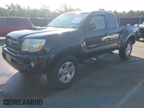2005 Toyota Tacoma с VIN 5TEUU42N75Z114185, выставлен на аукционе IAAI как лот 43271947 с пробегом 172 996 миль миль и . История ставок и продаж доступна на DreamBid. Изображение 2.