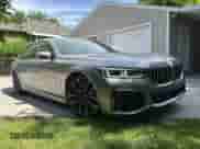 2020 BMW 7 Series 750i xDrive z VIN WBA7U2C05LGJ59633, wystawiony jako Copart lot #59625975 z przebiegiem 73 471 mil mil oraz Czysty tytuł • Clean title. Historia ofert i sprzedaży dostępna na DreamBid. Obrazek 1.