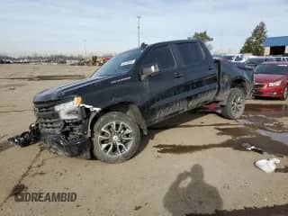 2022 Chevrolet Silverado 1500 RST z VIN 1GCUDEET6NZ599205, wystawiony jako Copart lot #42735645 z przebiegiem Nie podano mil oraz Czysty tytuł • Clean title. Historia ofert i sprzedaży dostępna na DreamBid. Obrazek 1.