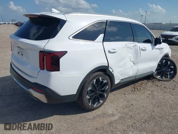 2025 Kia Sorento EX z VIN 5XYRH4JFXSG326301, wystawiony jako IAAI lot #42695332 z przebiegiem 19 187 mil mil oraz . Historia ofert i sprzedaży dostępna na DreamBid. Obrazek 4.