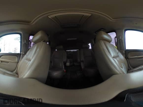 2010 Chevrolet Suburban LTZ с VIN 1GNUCKE05AR173031, выставлен на аукционе IAAI как лот 41729084 с пробегом 254 790 миль миль и . История ставок и продаж доступна на DreamBid. Изображение 21.