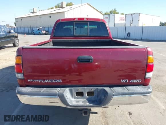 2000 Toyota Tundra SR5 с VIN 5TBBT4415YS001401, выставлен на аукционе IAAI как лот 43387080 с пробегом 252 174 миль миль и . История ставок и продаж доступна на DreamBid. Изображение 17.