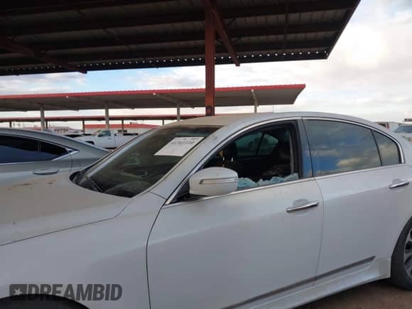 2013 Hyundai Genesis R-Spec z VIN KMHGC4DH3DU227870, wystawiony jako IAAI lot #41361110 z przebiegiem 104 753 mil mil oraz . Historia ofert i sprzedaży dostępna na DreamBid. Obrazek 6.