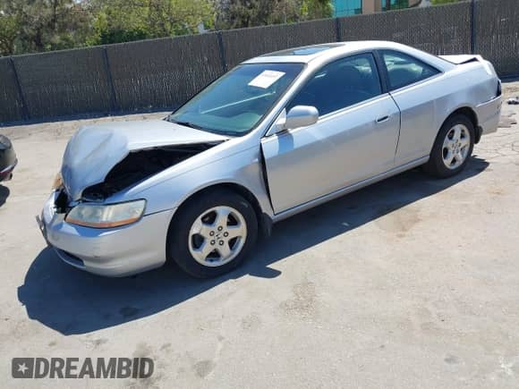 2000 Honda Accord EX z VIN 1HGCG2256YA035825, wystawiony jako IAAI lot #43024197 z przebiegiem 165 705 mil mil oraz . Historia ofert i sprzedaży dostępna na DreamBid. Obrazek 2.