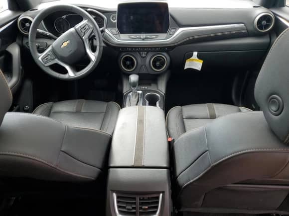 2023 Chevrolet Blazer Premier с VIN 3GNKBFR44PS218996, выставлен на аукционе Copart как лот 80723754 с пробегом 10 501 миль миль и Списание • Salvage title. История ставок и продаж доступна на DreamBid. Изображение 8.