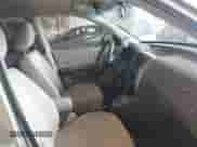 2007 Hyundai Tucson SE z VIN KM8JN72D47U494117, wystawiony jako IAAI lot #43117733 z przebiegiem 105 878 mil mil oraz . Historia ofert i sprzedaży dostępna na DreamBid. Obrazek 5.