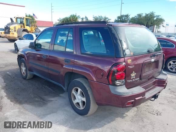 2006 Chevrolet TrailBlazer LT with VIN 1GNDS13S962174426, listed as a IAAI auction lot 43304757 with 126,188 mi miles and . Bid and sale history available at DreamBid. Image 3.